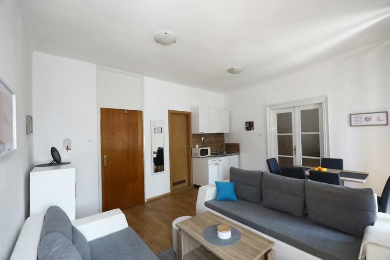 Odeon Apartment And Rooms Rijeka Extérieur photo
